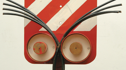 “Պահակ” 1984, փայտ, մետաղ, 57 x 47 x 23 սմ